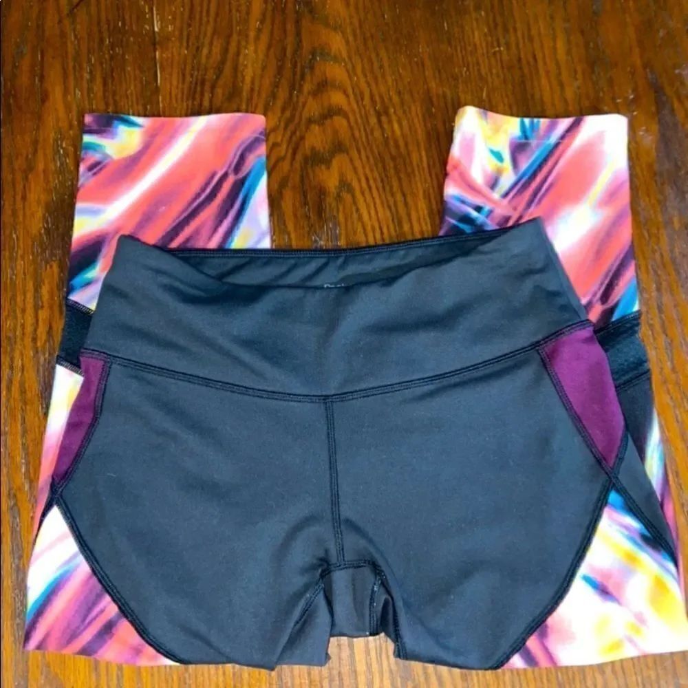 Reebok athletic multicolored capris 